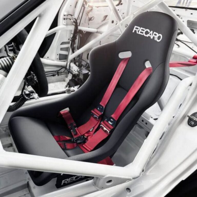 RECARO_POLE_POSITION in car